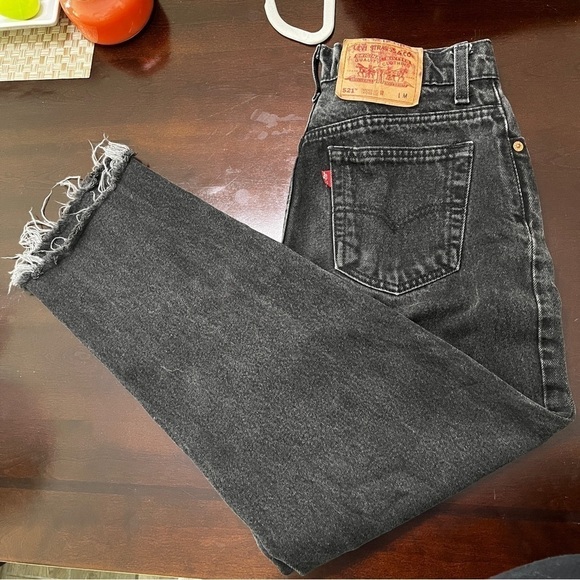Vintage Levi's 521 Tapered Leg Tapered Fit Made in US Black Raw Hem Size 8 MED - Picture 1 of 5